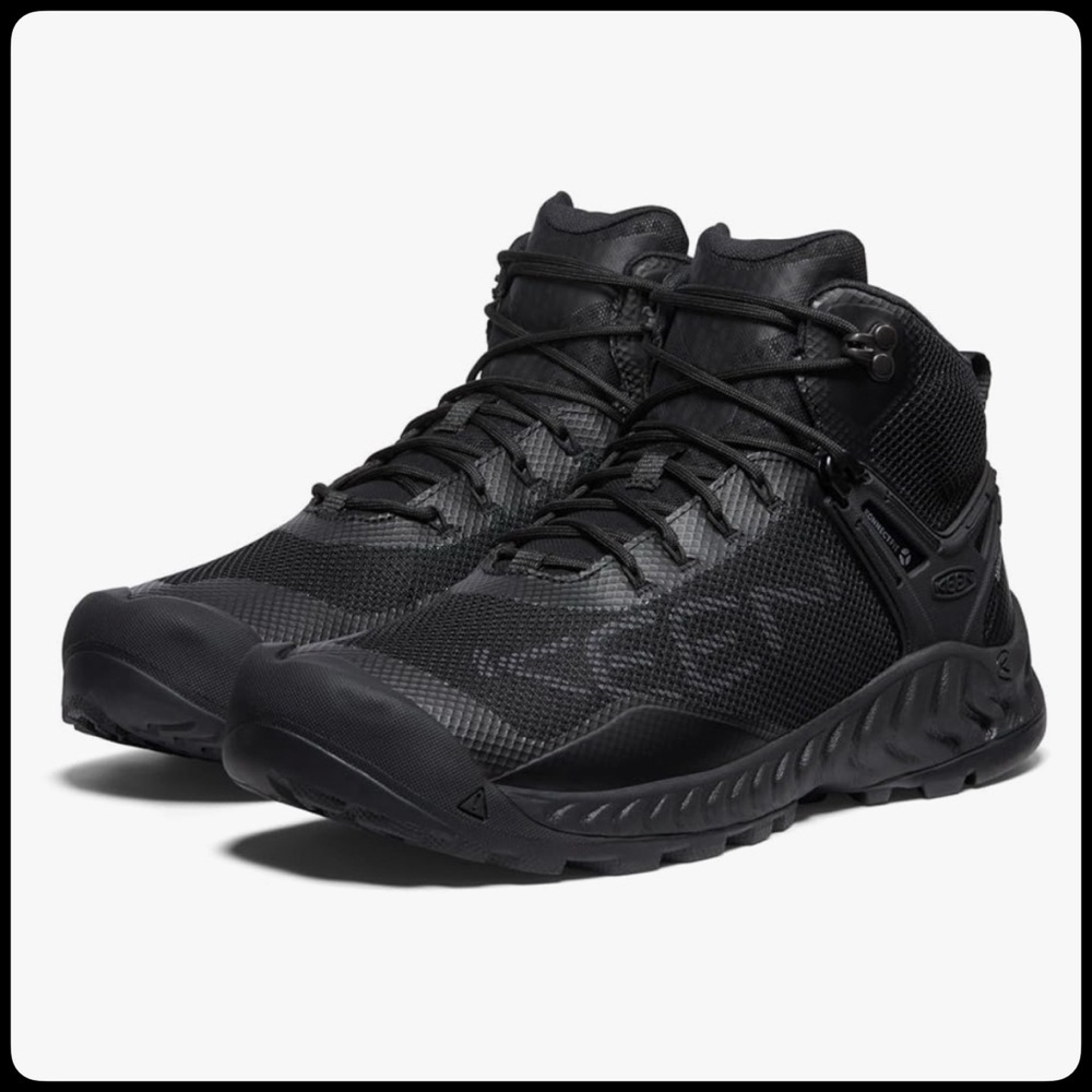 KEEN🥾🪽💦NXIS EVO Black Hiking 
One Owner. 13. Low Mileage. Great Condition.